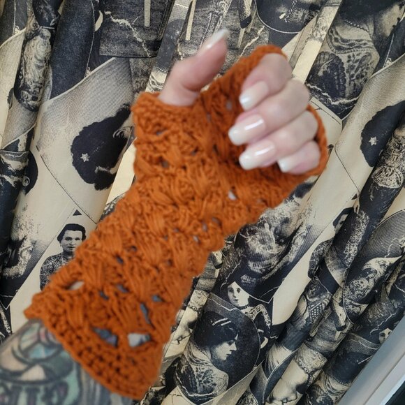 Handmade Fingerless Gloves Wrist Warmers - Picture 2 of 3